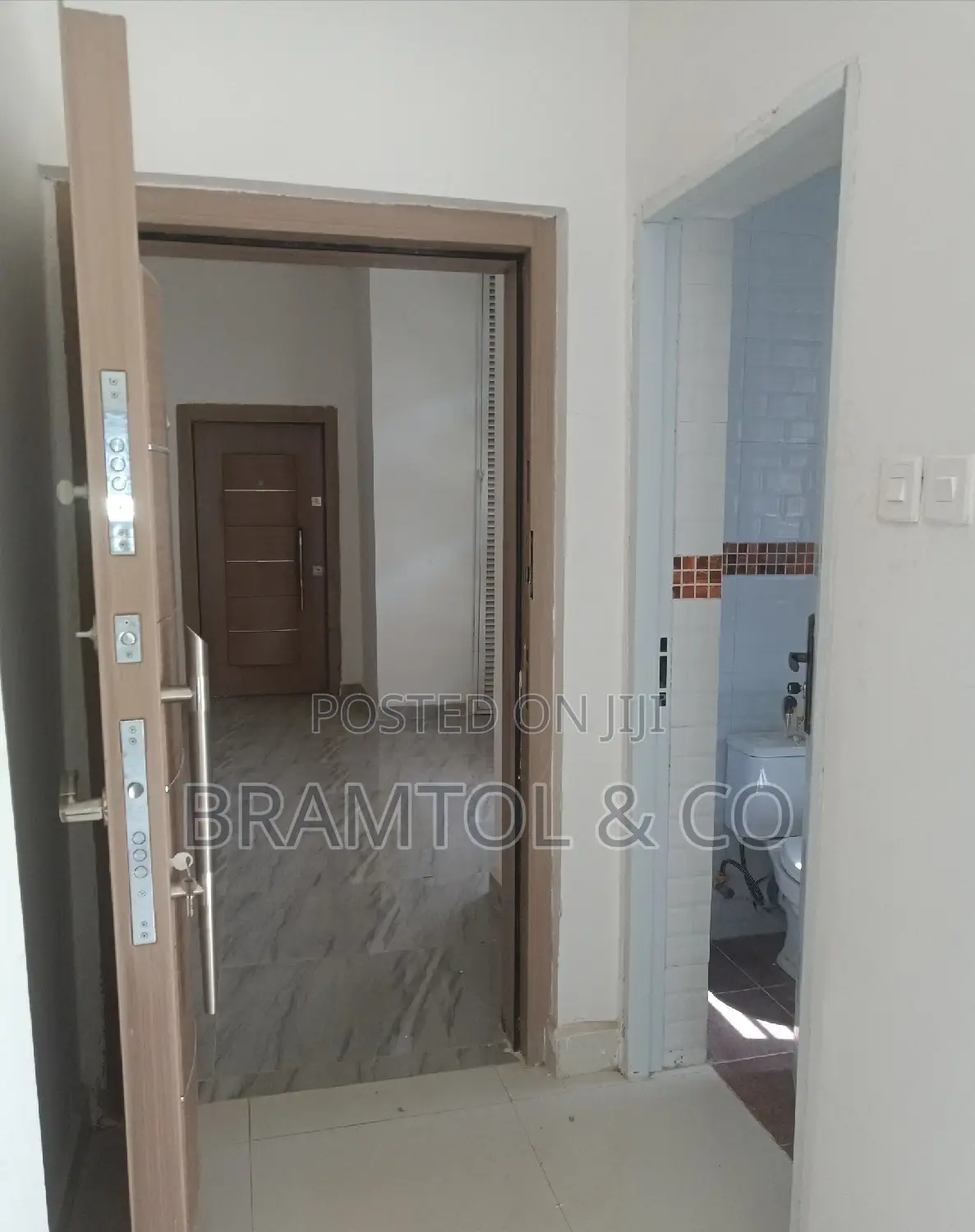 3bdrm Block of Flats in Plus Bq, Jahi for sale in Jahi