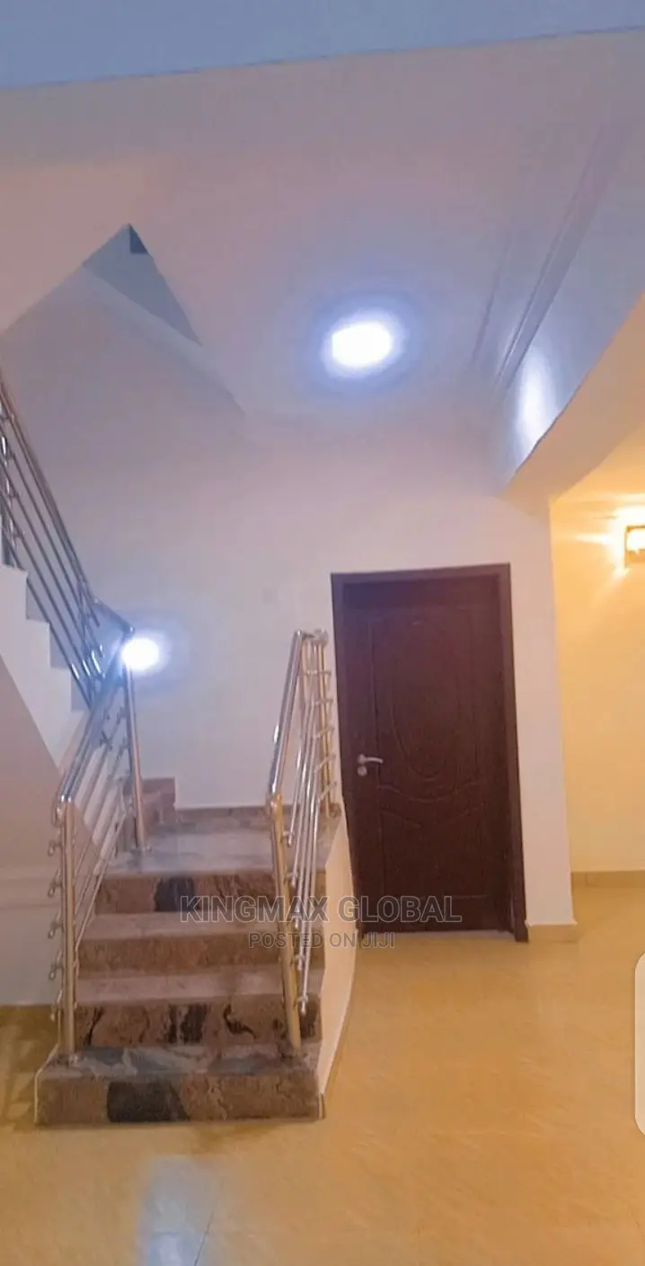 5bdrm Duplex in Mabushi for sale in Mabushi
