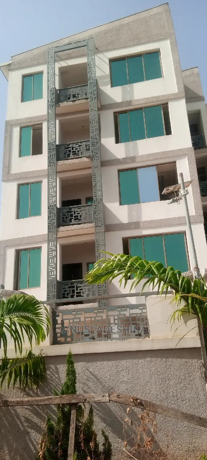 3bdrm Block of Flats in Life Camp Before for sale in Life Camp
