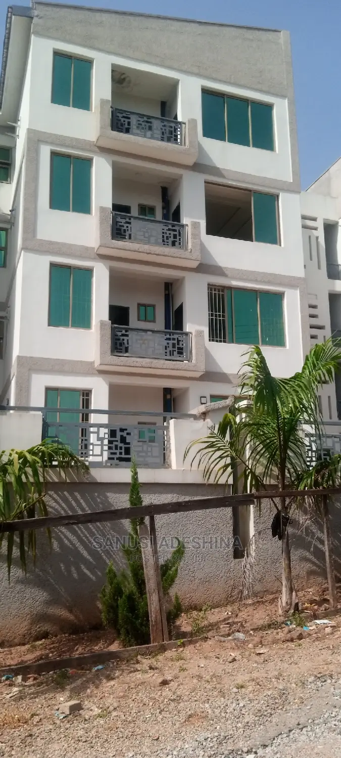 3bdrm Block of Flats in Life Camp Before for sale in Life Camp