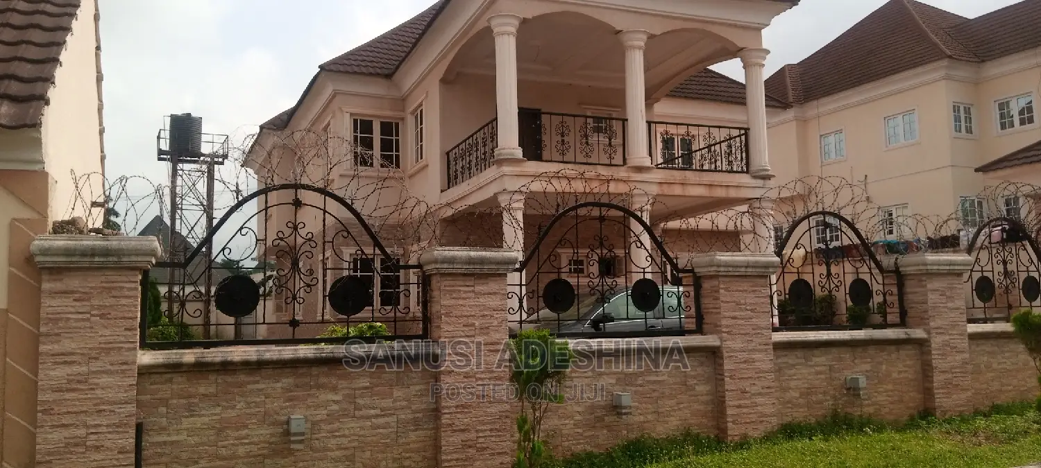 4bdrm Duplex in Gwarimpa Estate Fct, Gwarinpa for sale in Gwarinpa