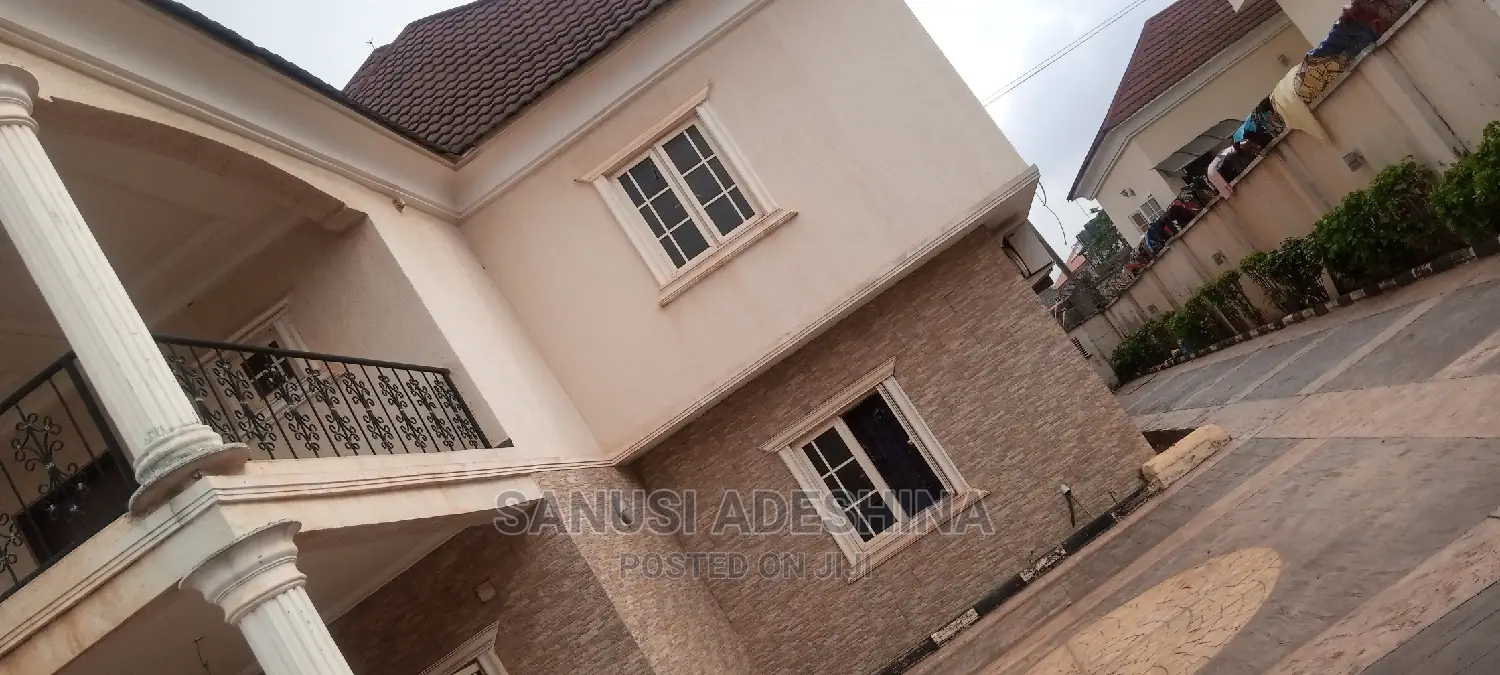 4bdrm Duplex in Gwarimpa Estate Fct, Gwarinpa for sale in Gwarinpa