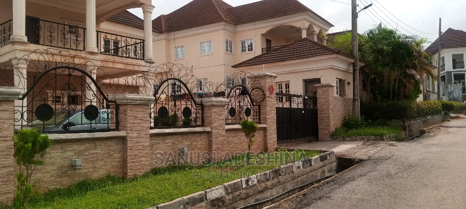 4bdrm Duplex in Gwarimpa Estate Fct, Gwarinpa for sale in Gwarinpa