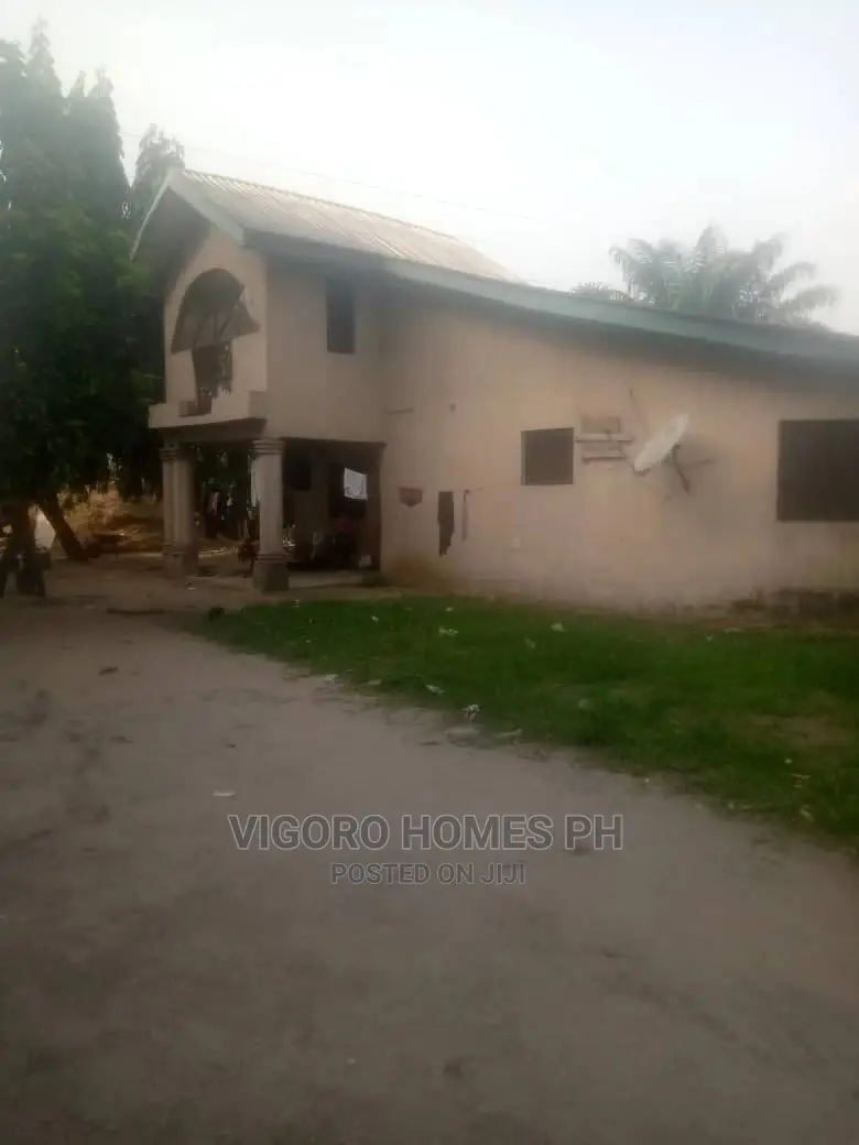Furnished 10bdrm Mansion in Port-Harcourt for Sale in Port-Harcourt