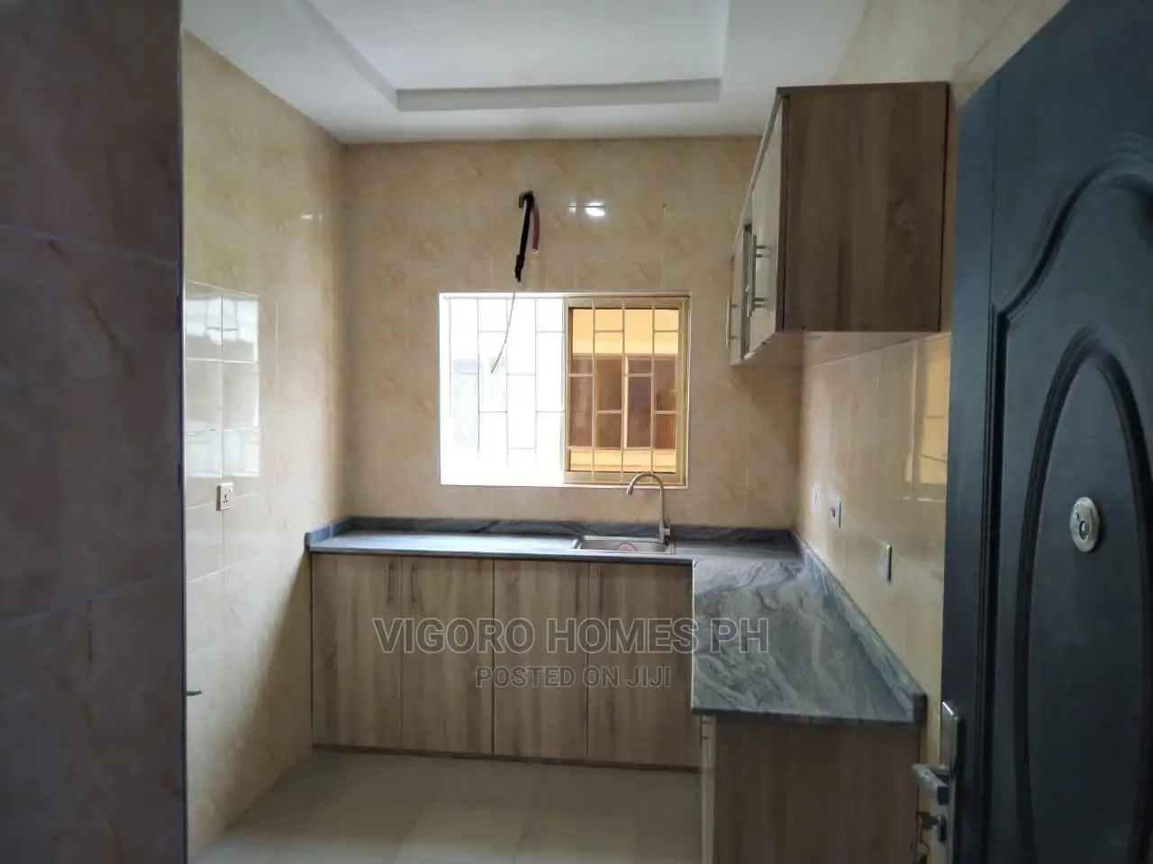 Furnished 10bdrm Mansion in Port-Harcourt for Sale in Port-Harcourt