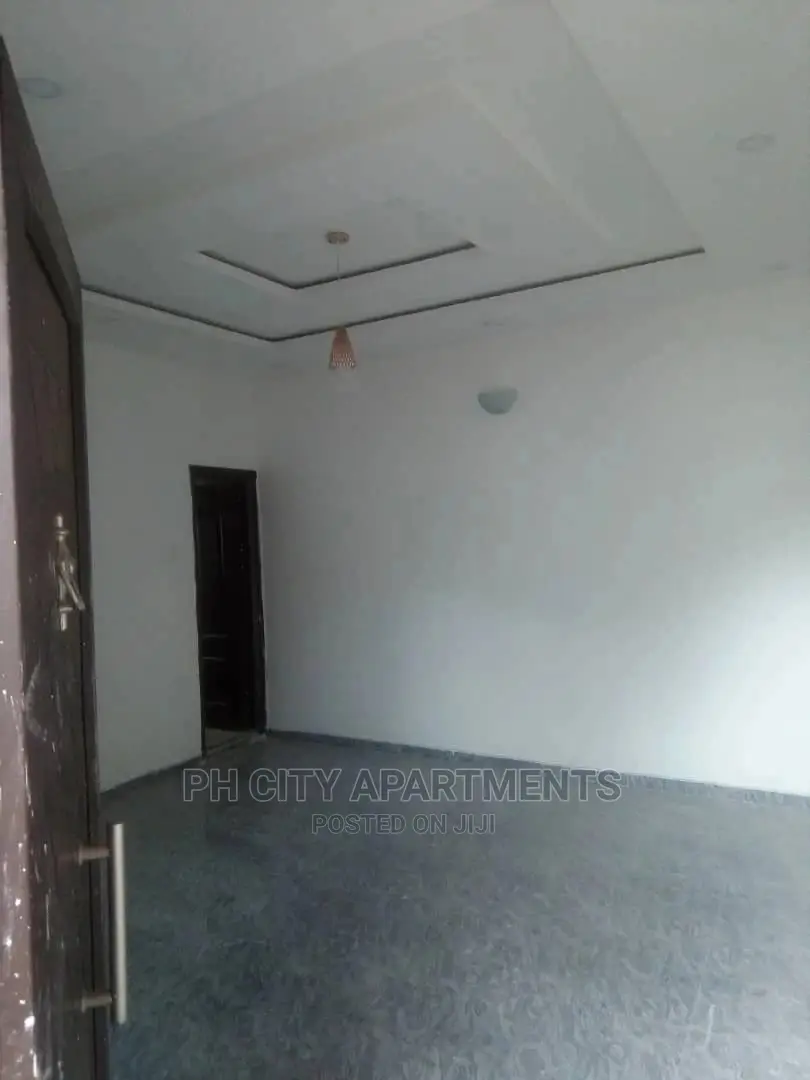 Furnished 2bdrm Block of Flats in Beverly Edwards, Port-Harcourt in Port-Harcourt