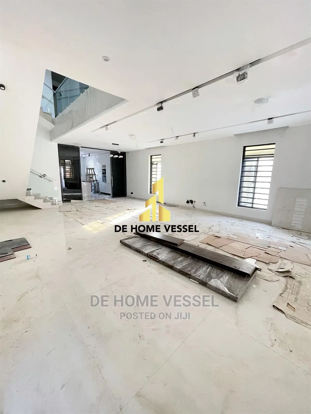5bdrm Duplex in Lekki Phase 1 for Sale in Lekki Phase 1