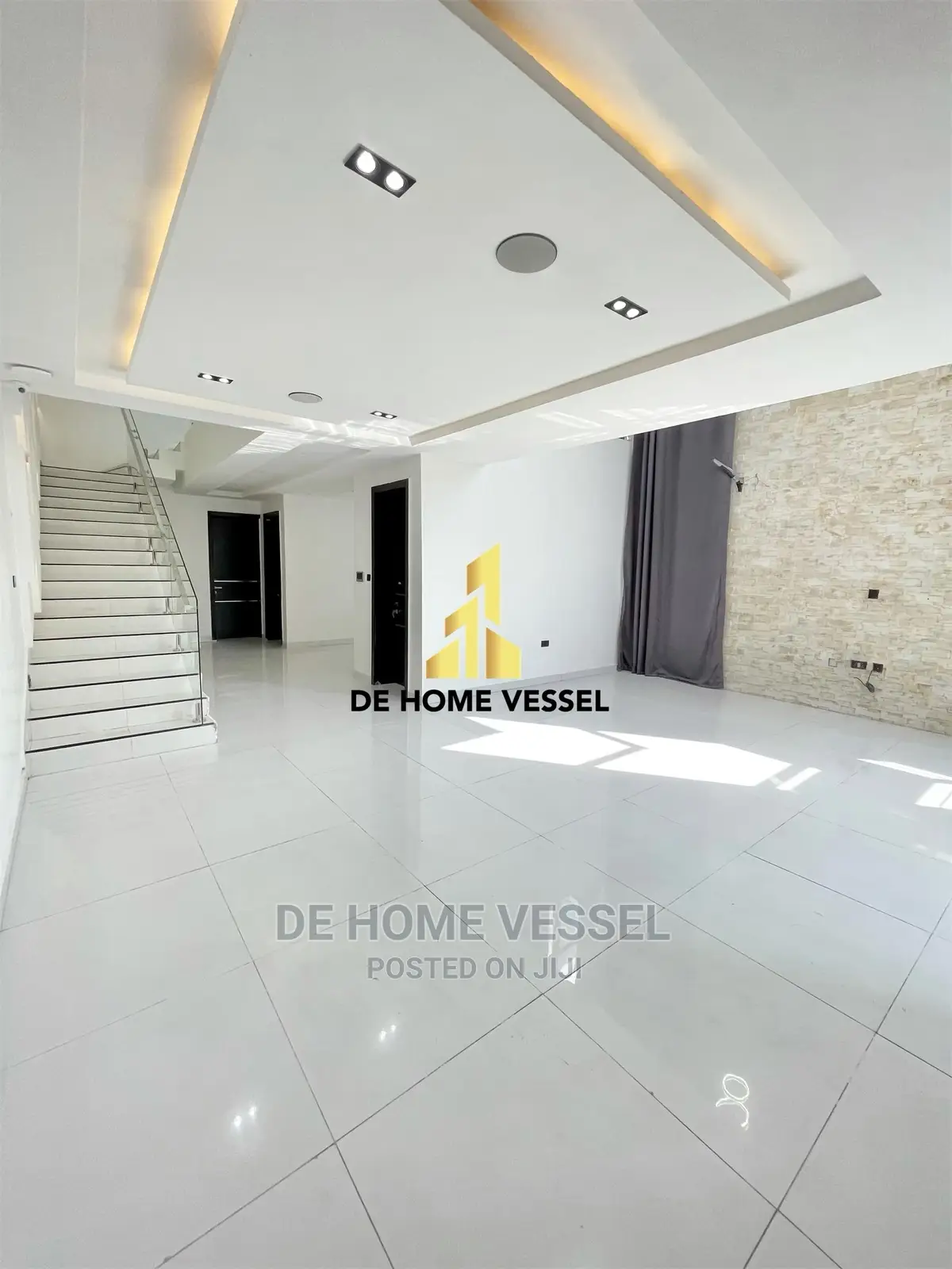 5bdrm Duplex in Osapa London for Sale in Osapa london