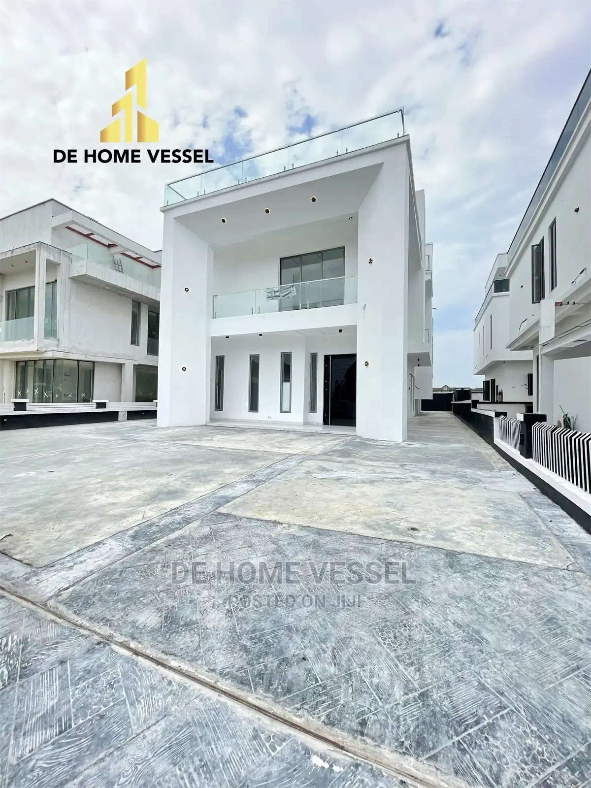 5bdrm Duplex in Osapa London for Sale in Osapa london