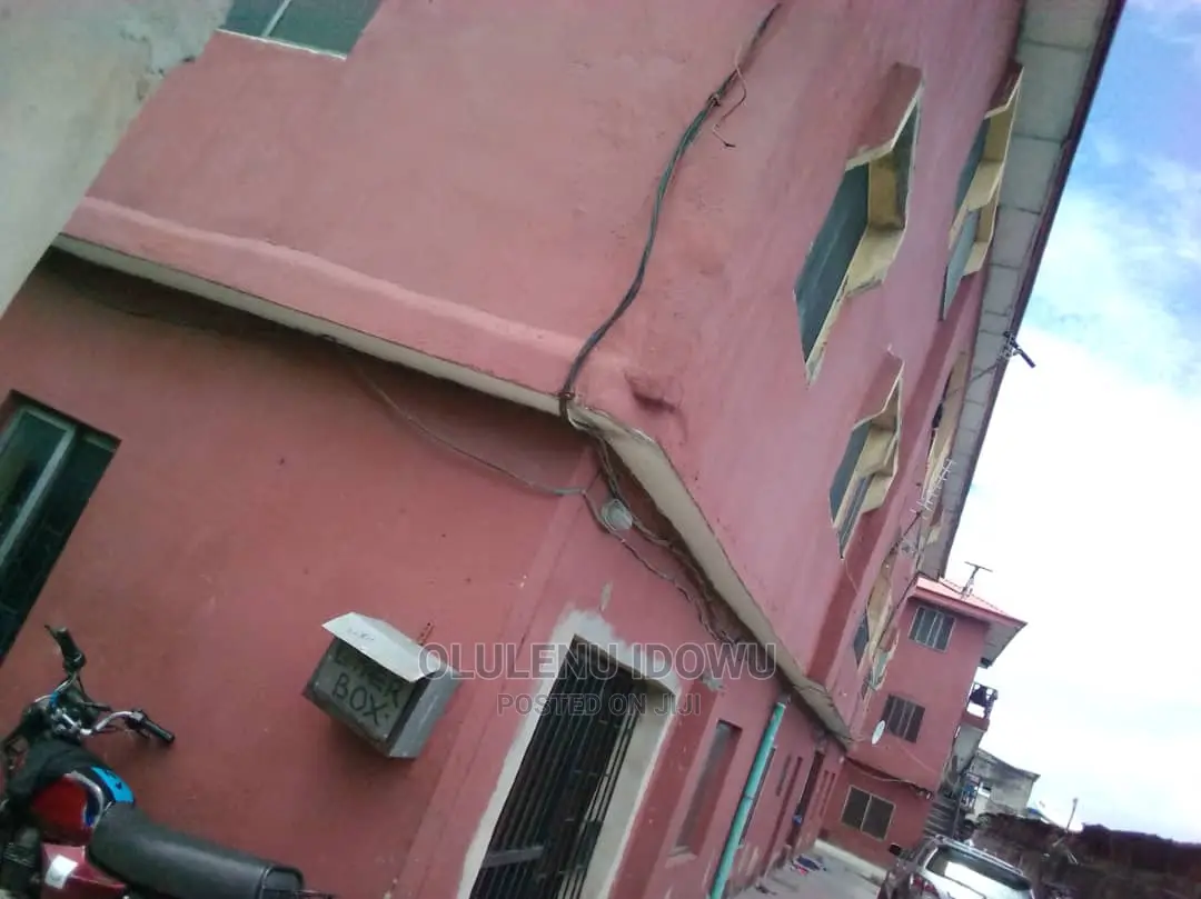 Furnished 10bdrm Block of Flats in Alimosho for Sale in Alimosho