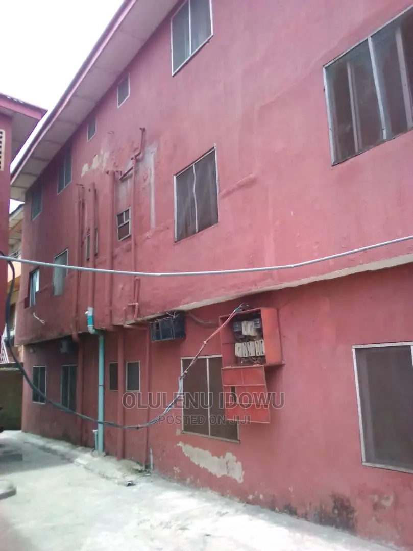 Furnished 10bdrm Block of Flats in Alimosho for Sale in Alimosho