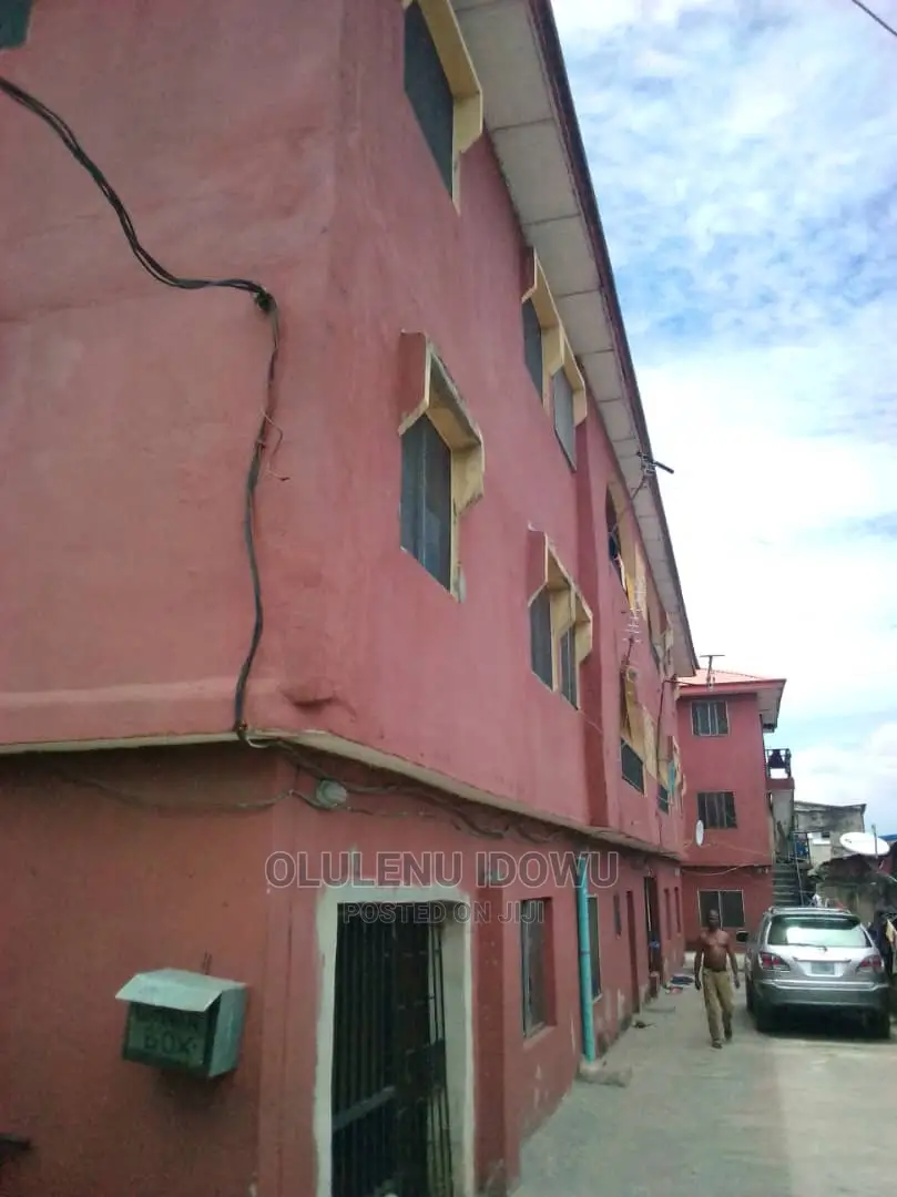 Furnished 10bdrm Block of Flats in Alimosho for Sale in Alimosho