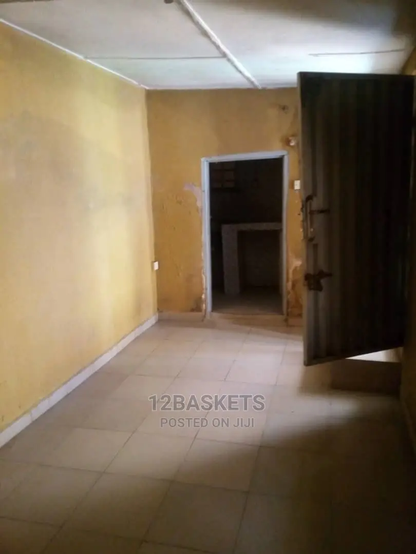Furnished 10bdrm Block of Flats in Igodo, Obafemi-Owode for sale in Obafemi-Owode
