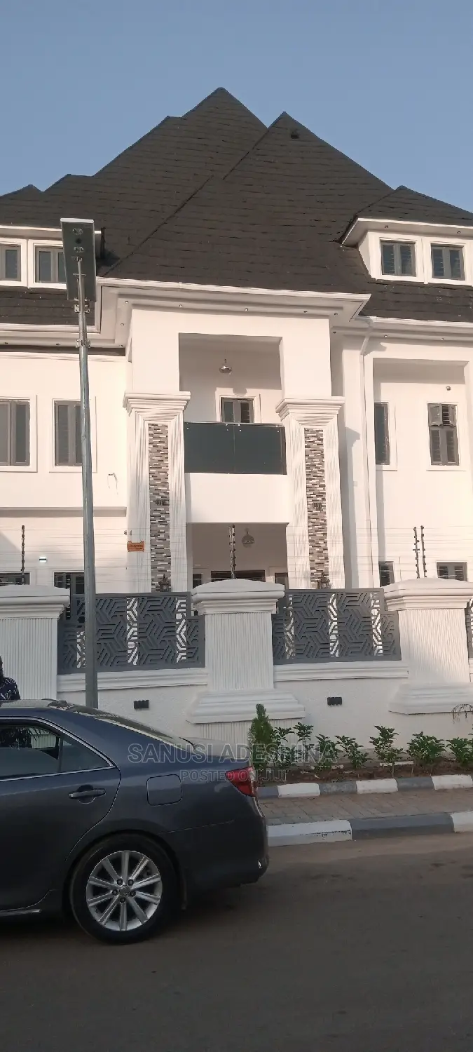 5bdrm Duplex in Gwarimpa Extension, Gwarinpa for sale in Gwarinpa