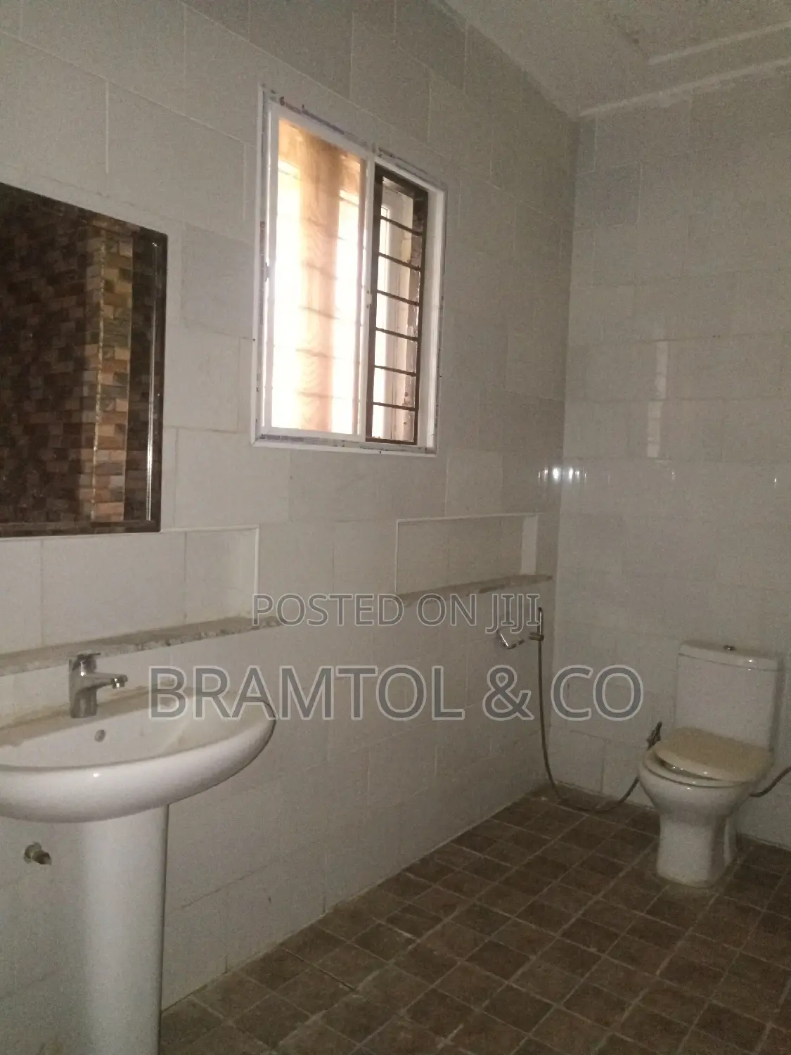 5bdrm Duplex in Life Camp for rent in Life Camp