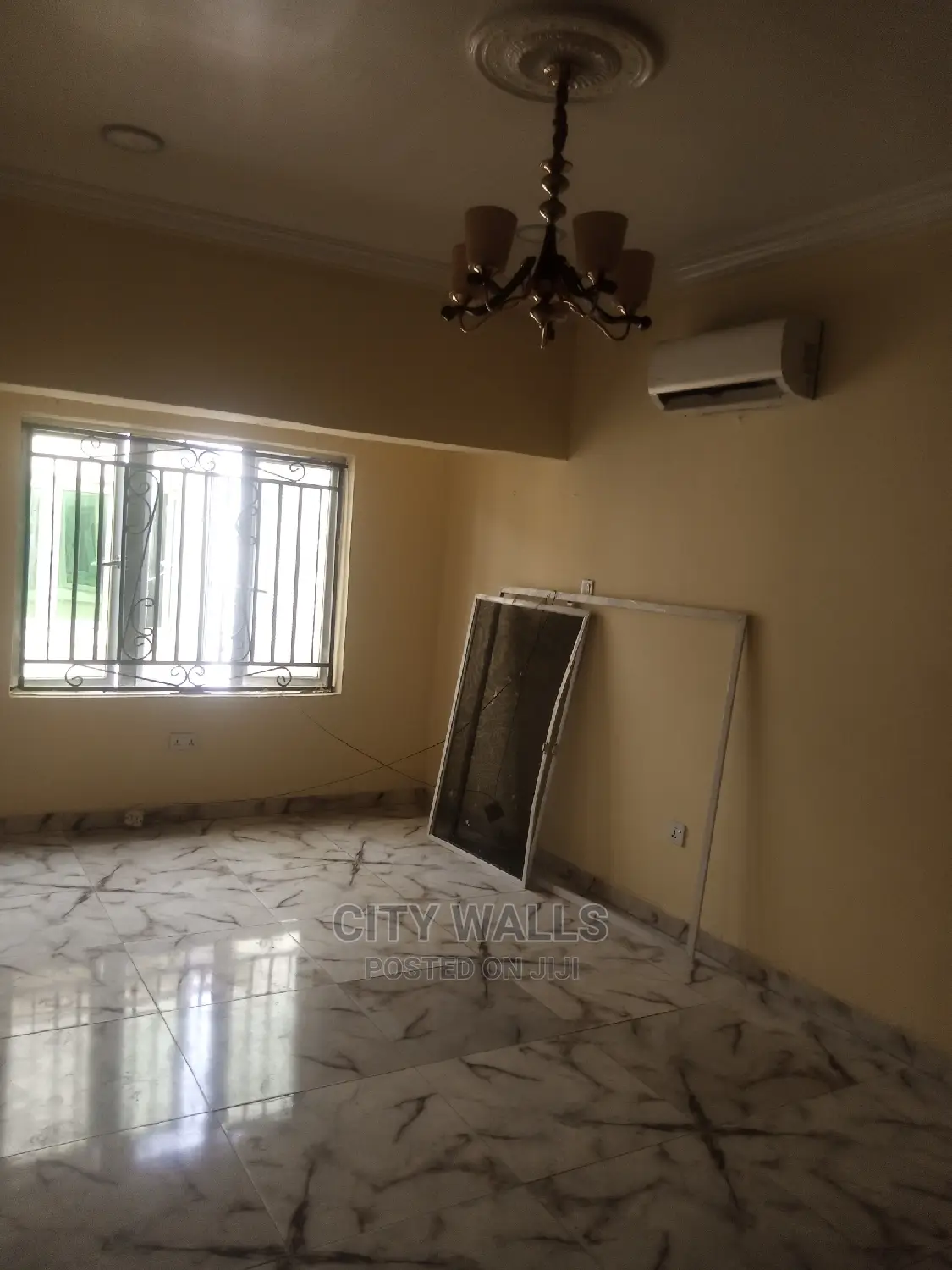 Mini Flat in Chevron for rent in Chevron