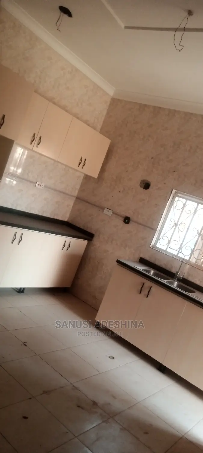 4bdrm Duplex in Gwarimpa Estate By, Gwarinpa for sale in Gwarinpa