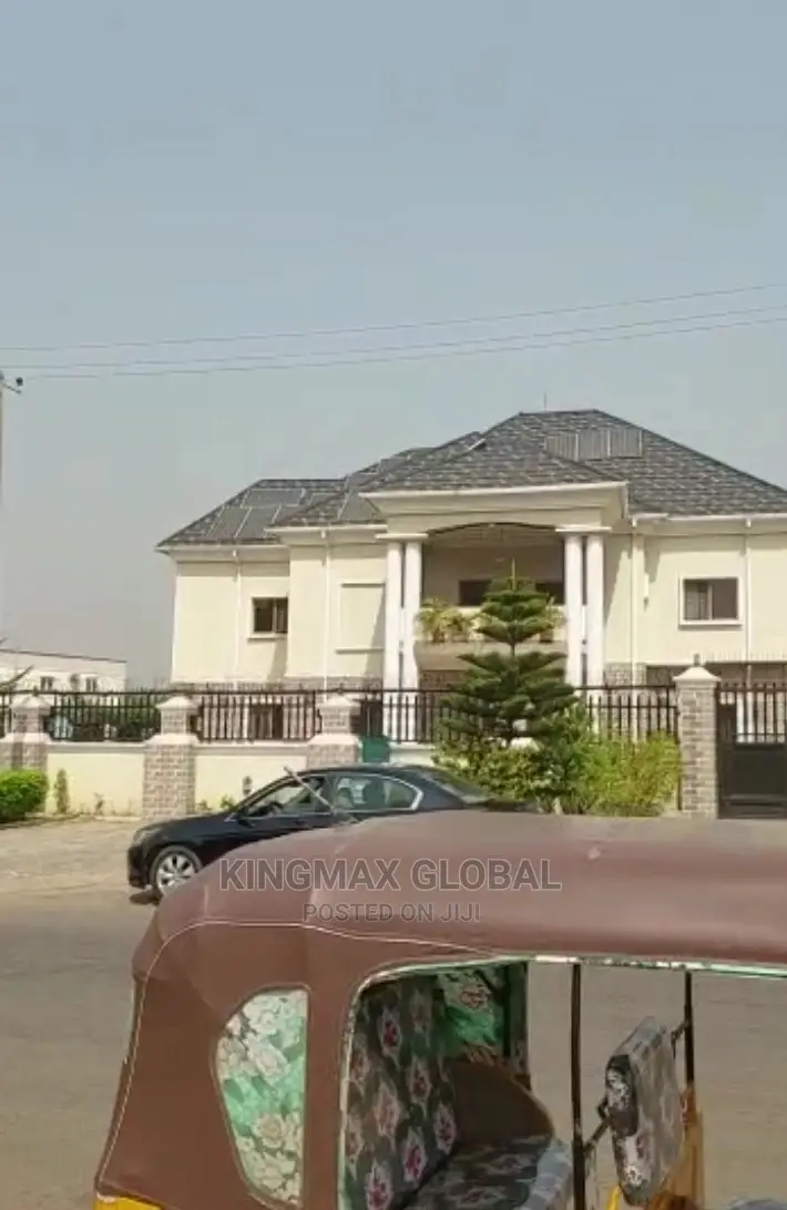 Wuye Commercial Land Size 1,200sqm in Wuye