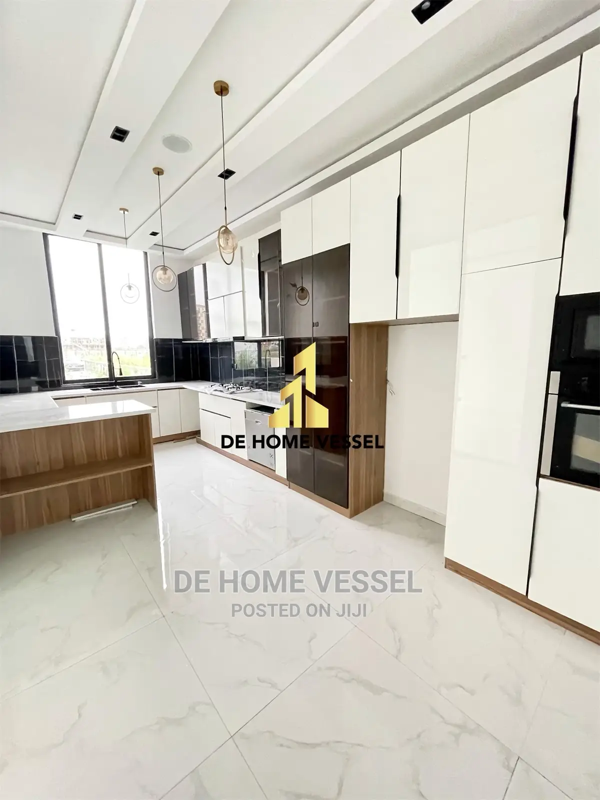 5bdrm Duplex in Ikate for Sale in Ikate