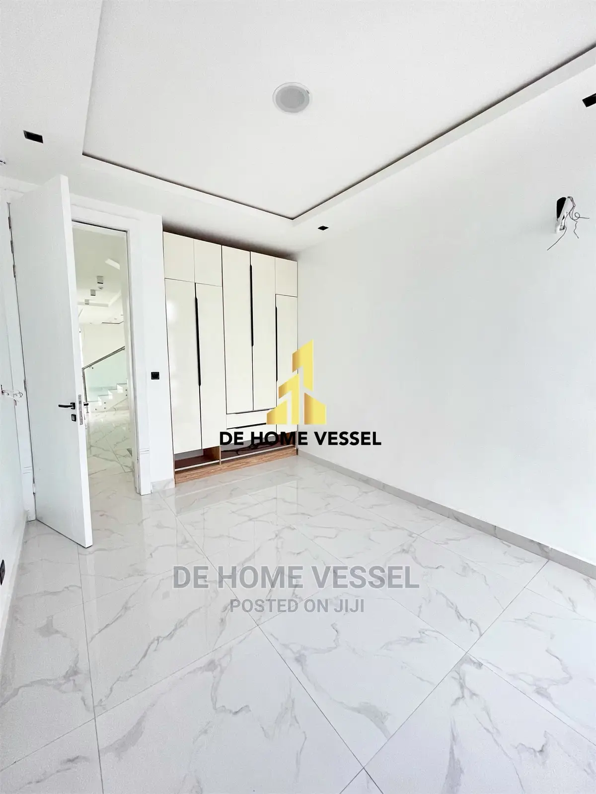 5bdrm Duplex in Ikate for Sale in Ikate