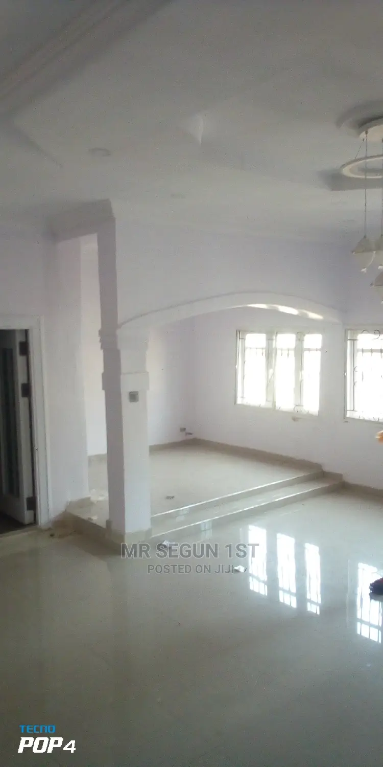 4bdrm Bungalow in Ado Residential, Akala Express for sale in Akala Express