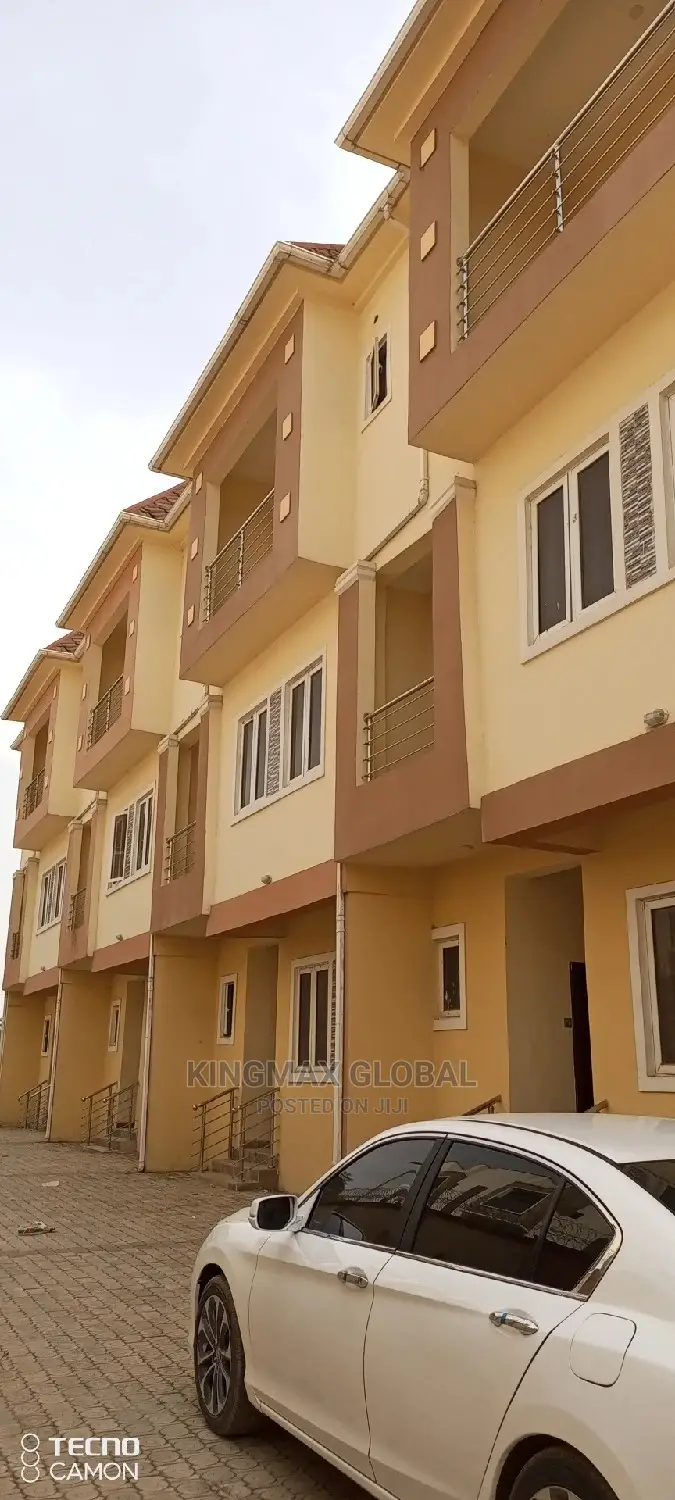 5bdrm Townhouse/Terrace in Jahi for sale in Jahi