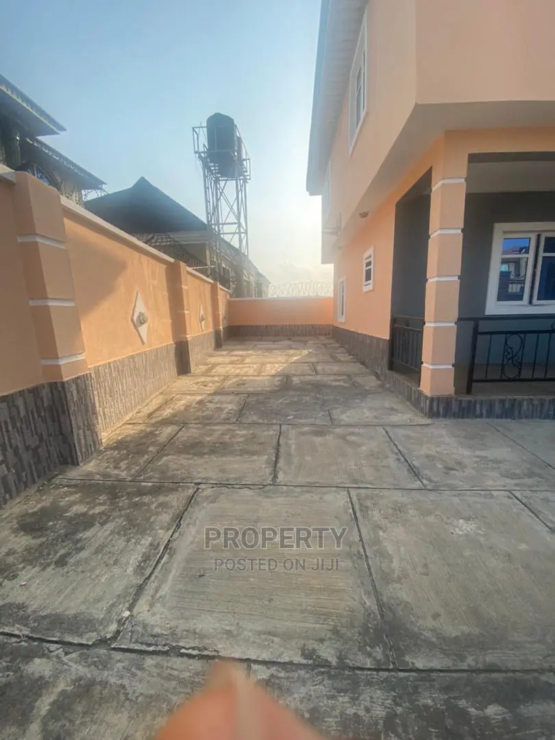 5bdrm Duplex in Magodo Gra for rent in Magodo
