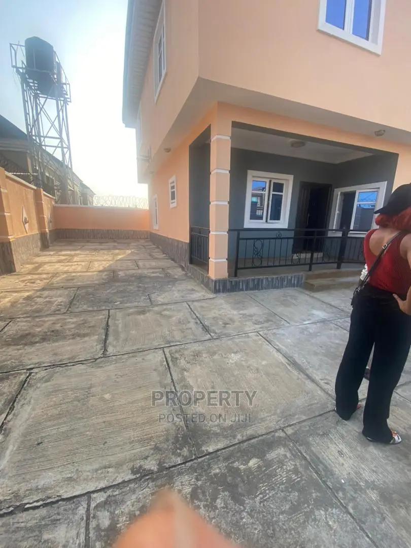 5bdrm Duplex in Magodo Gra for rent in Magodo