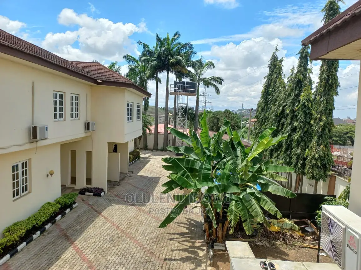 Furnished 5bdrm Duplex in Alimosho for Sale in Alimosho