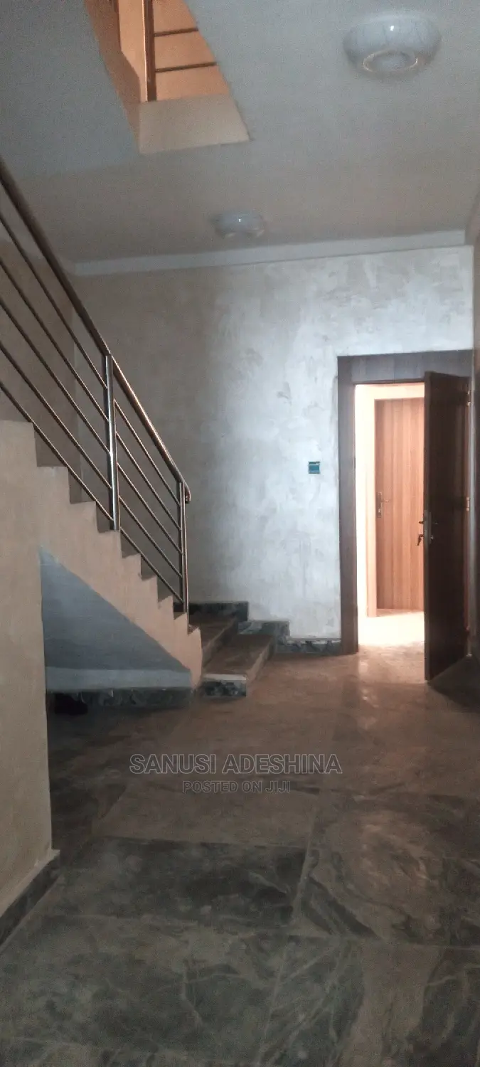 5bdrm Duplex in Mabushi Close To for rent in Mabushi