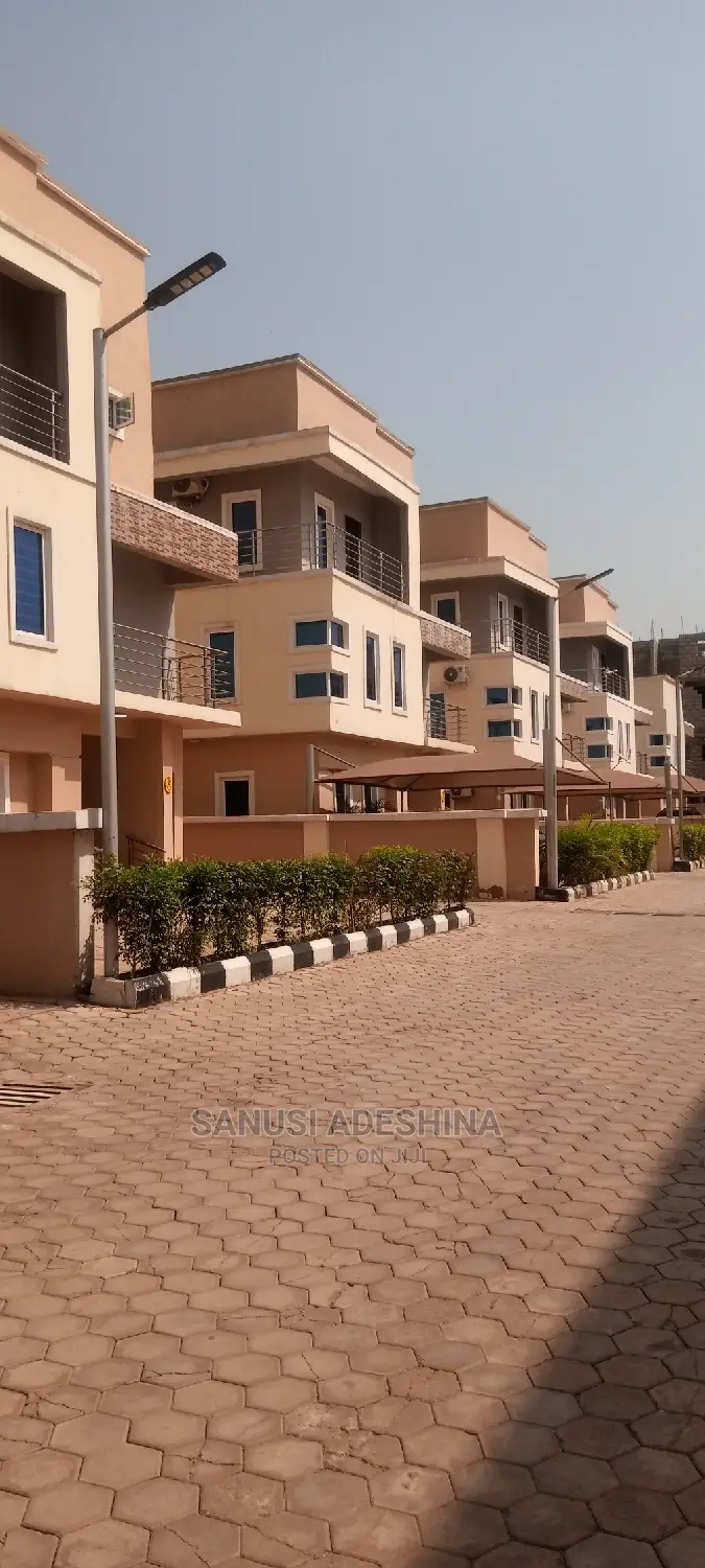 5bdrm Duplex in Mabushi Close To for rent in Mabushi