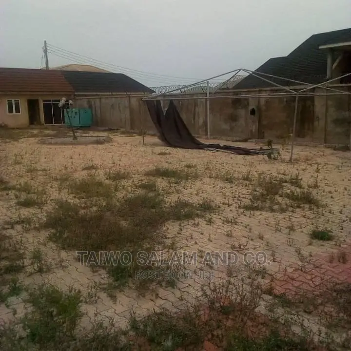 5bdrm Duplex in Akoto Estate for Sale in Oluyole Estate