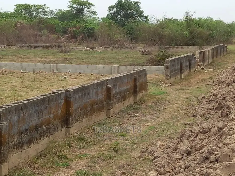 Acres of Dry Land at Oke-Ayo, Magboro in Obafemi-Owode