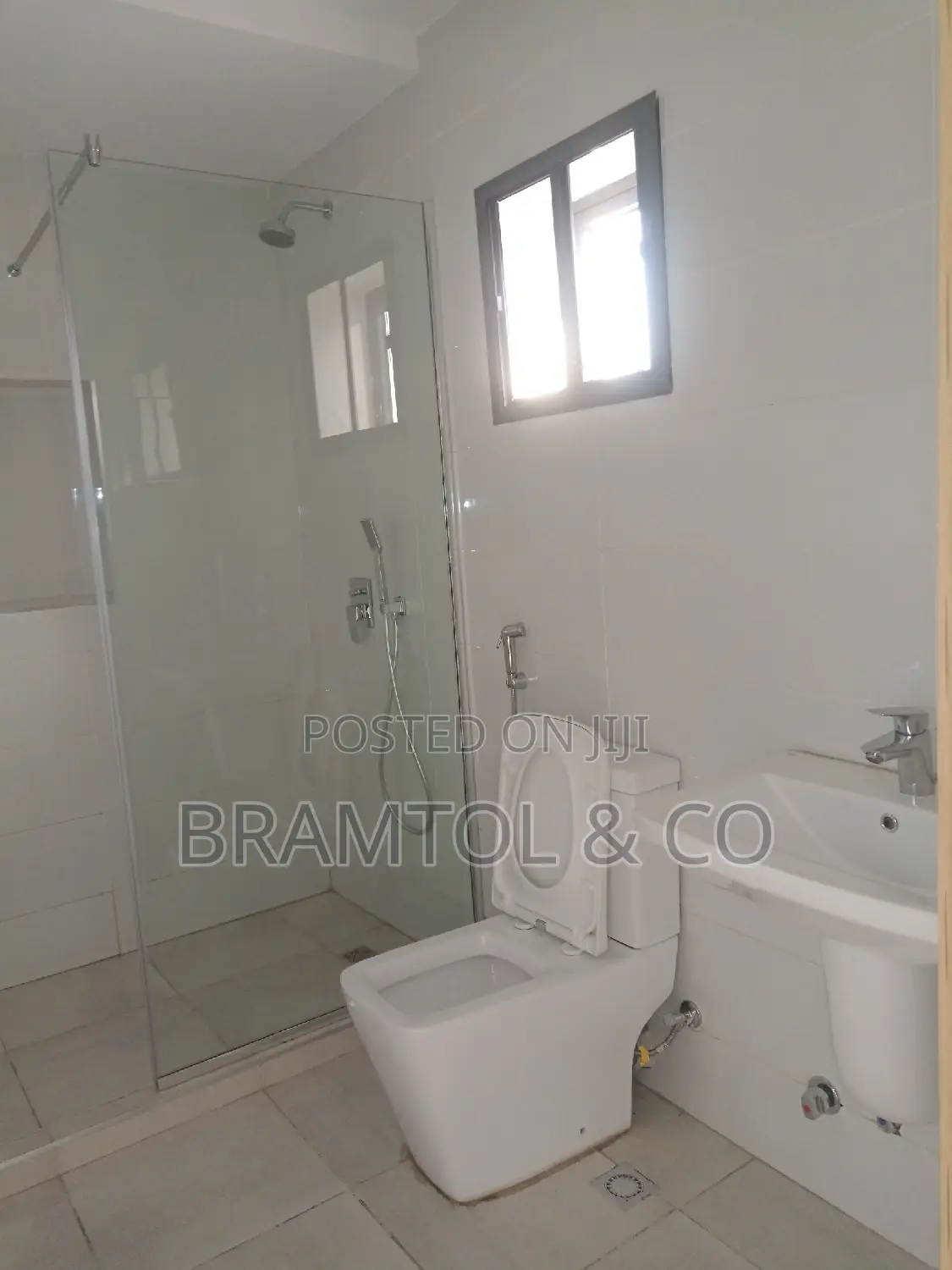 3bdrm Block of Flats in Wuye for rent in Wuye