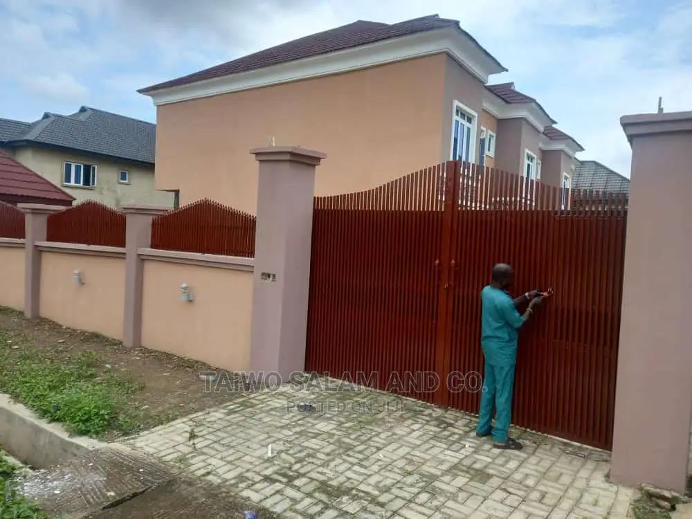 4bdrm Duplex in Akobo for Sale in Akobo