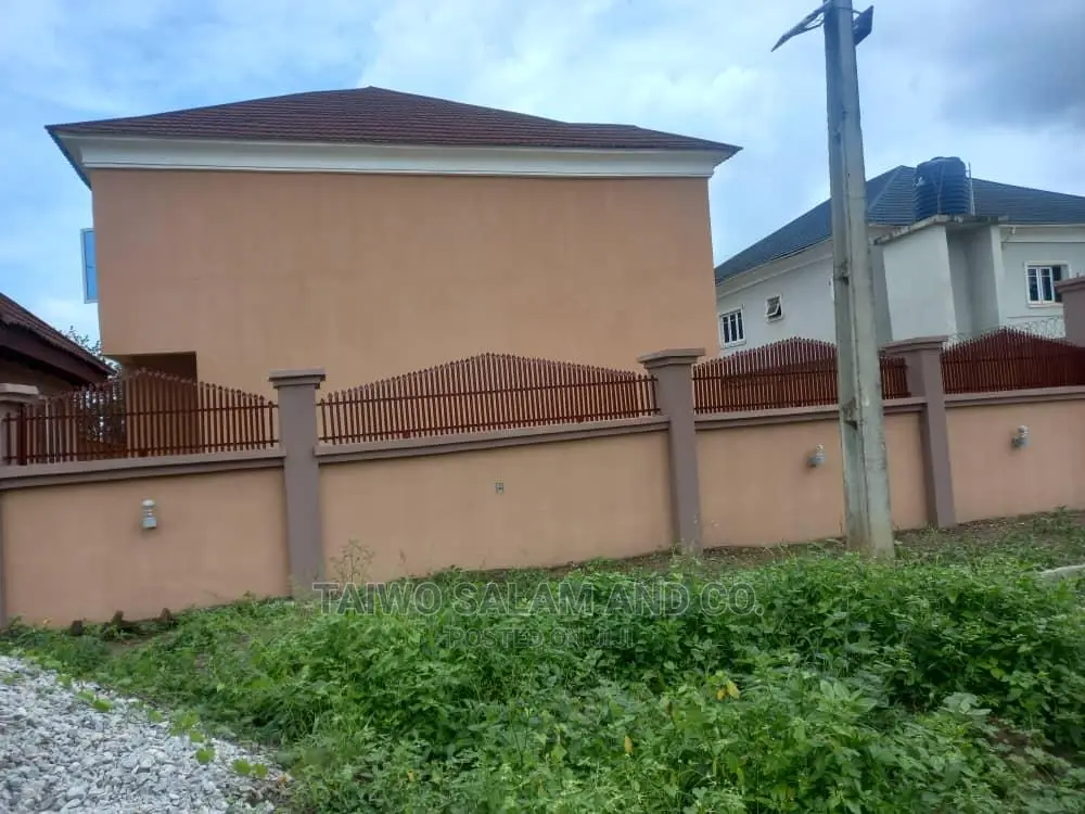 4bdrm Duplex in Akobo for Sale in Akobo
