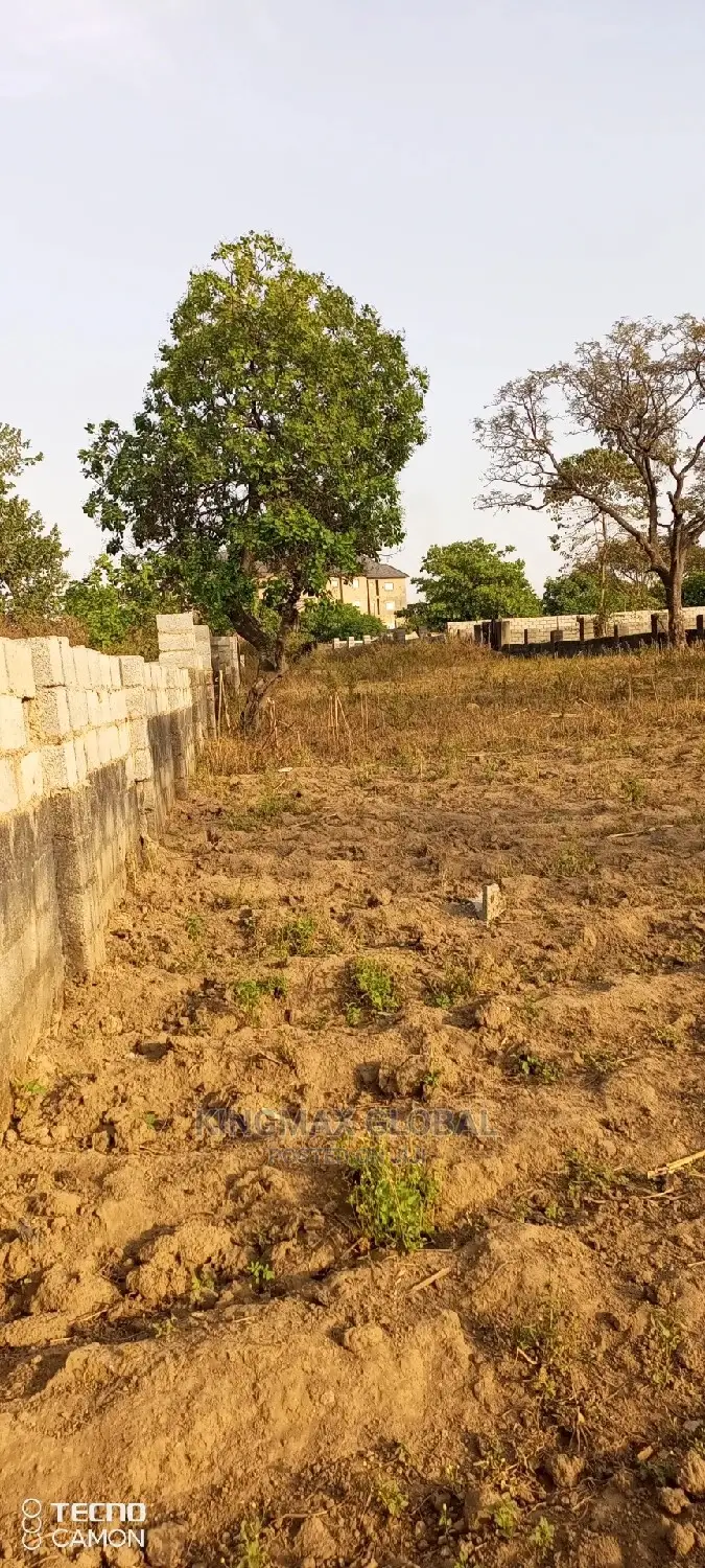 Dakibiyu District by Wuye and Jabi Size: 2200sm in Dakibiyu