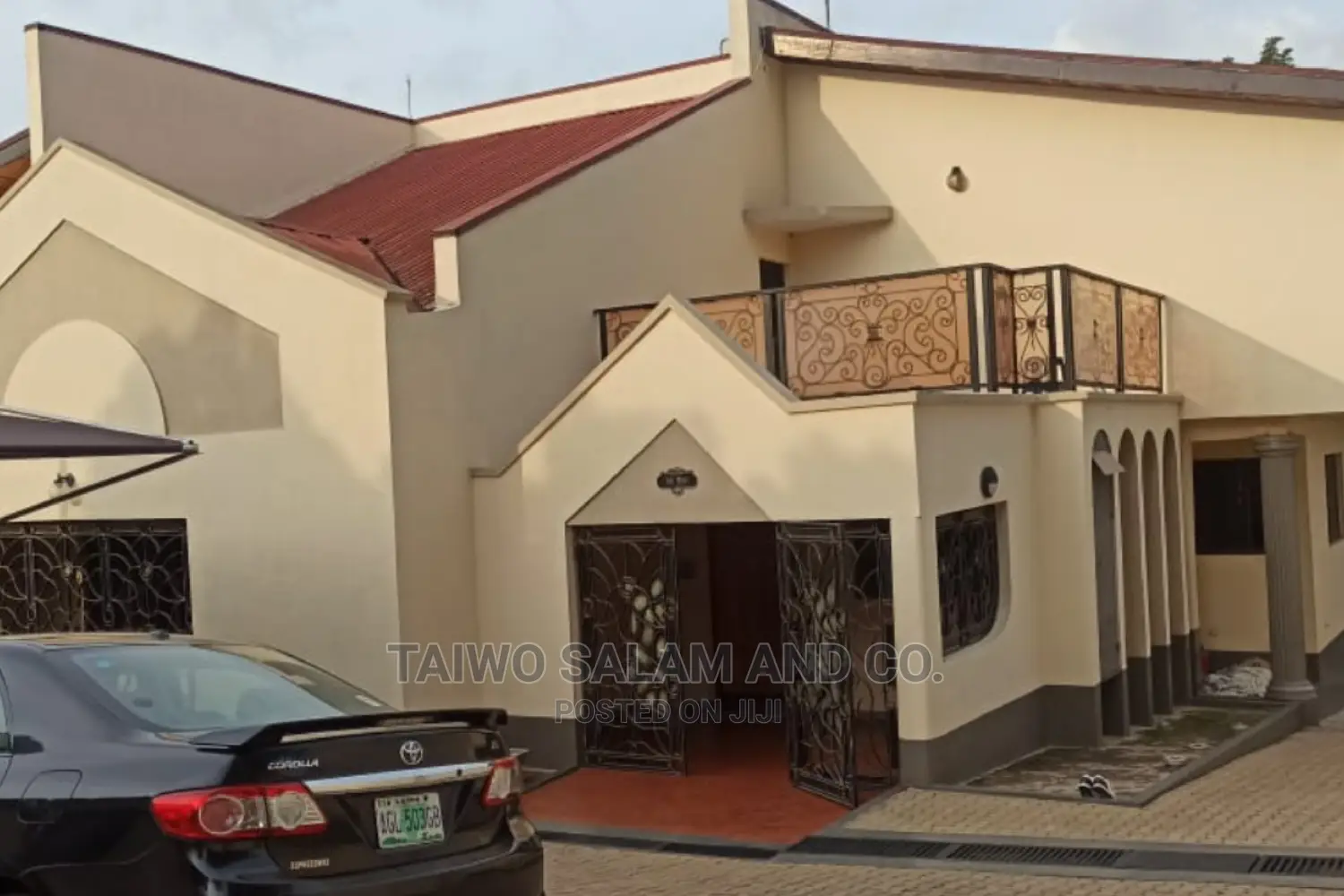 4bdrm Bungalow in Dugbe (Onireke) for Sale in Dugbe (Onireke)