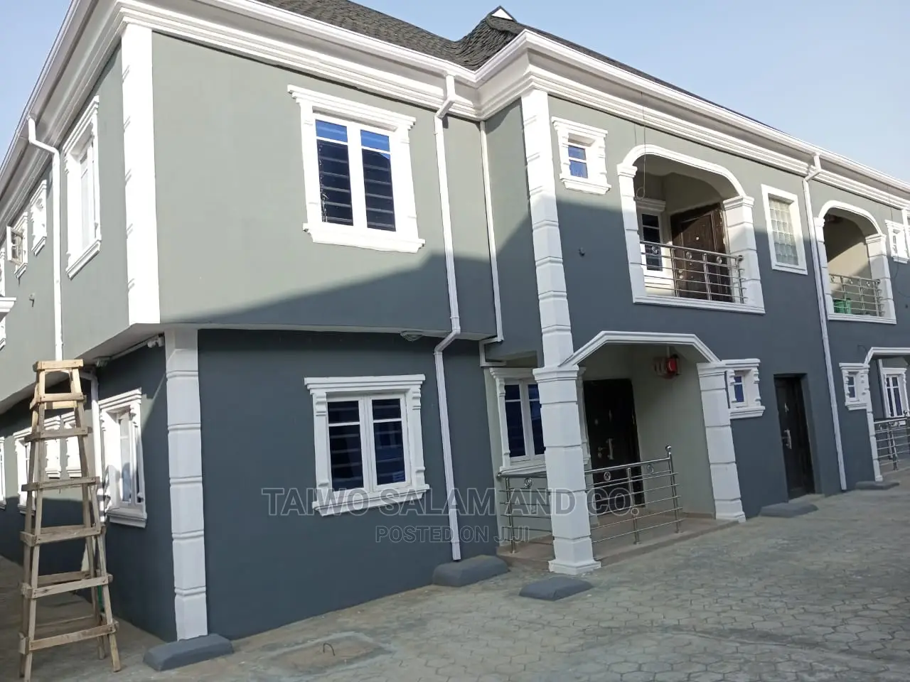 3bdrm Block of Flats in Akala Express for Sale in Akala Express