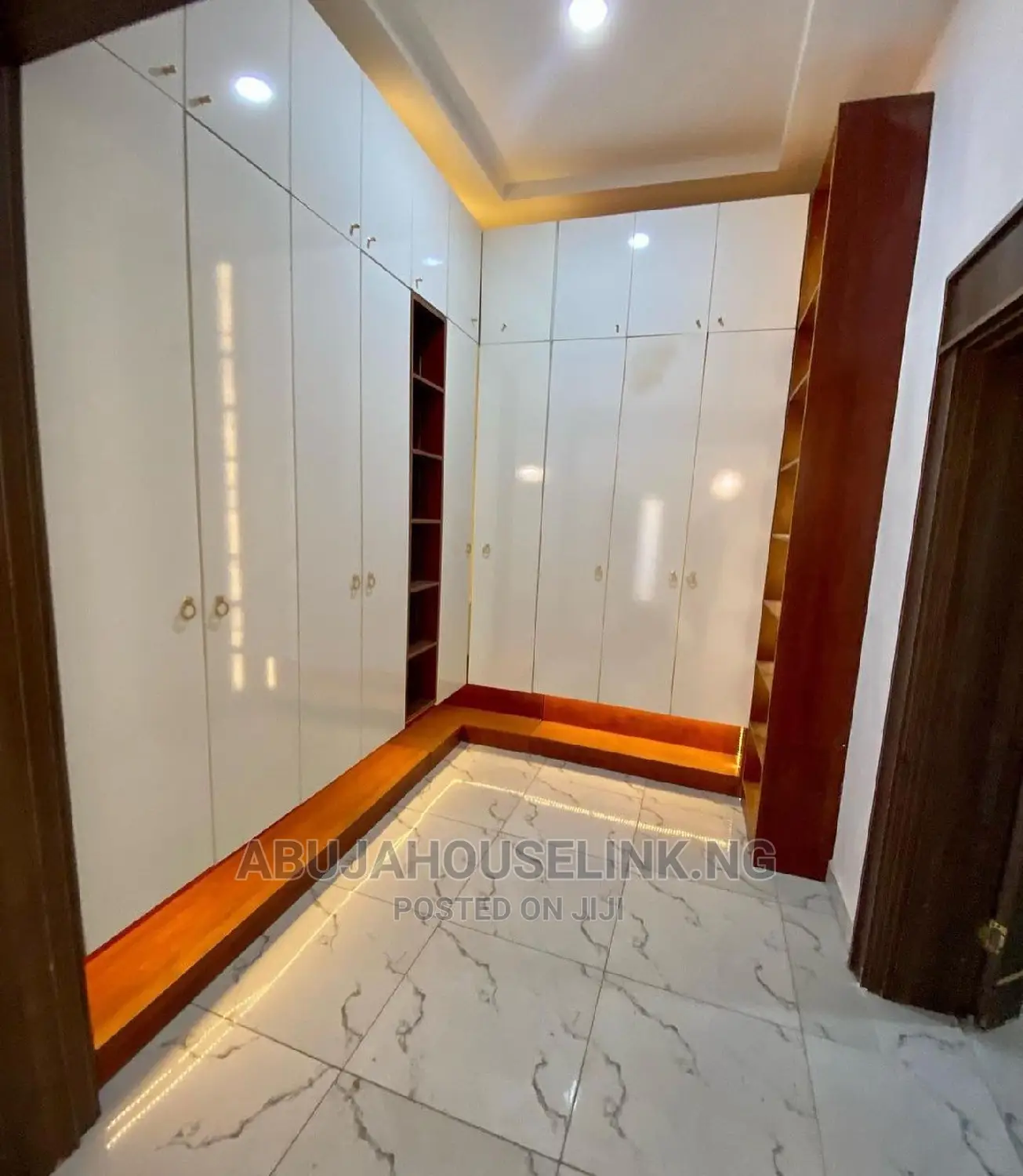 7bdrm Duplex in Gwarinpa Main for sale in Gwarinpa