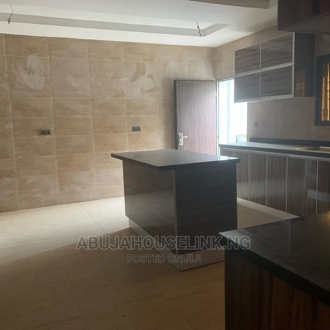 4bdrm Duplex in Gwarinpa Main for sale in Gwarinpa
