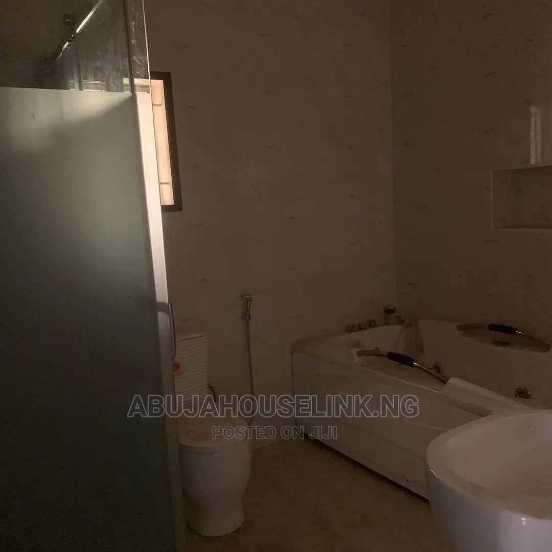 4bdrm Duplex in Gwarinpa Main for sale in Gwarinpa