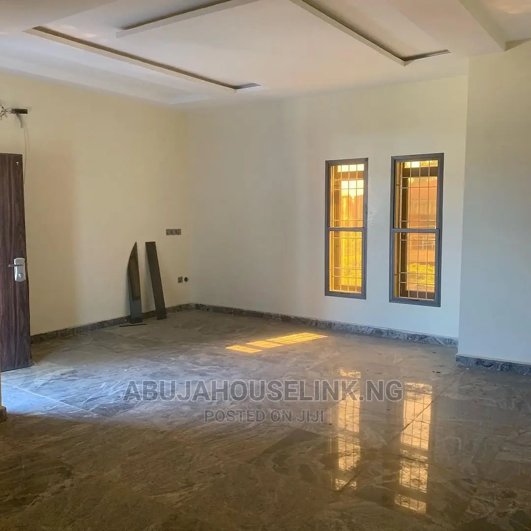 4bdrm Duplex in Gwarinpa Main for sale in Gwarinpa