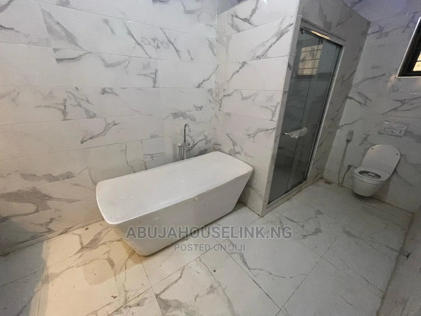 5bdrm Duplex in Guzape Abuja for sale in Guzape District