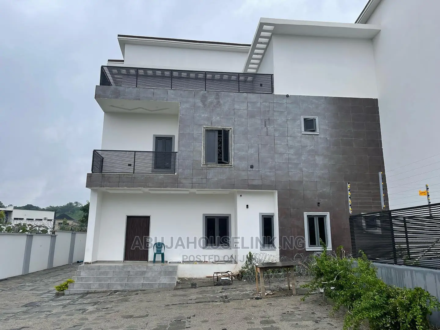 5bdrm Duplex in Guzape Abuja for sale in Guzape District