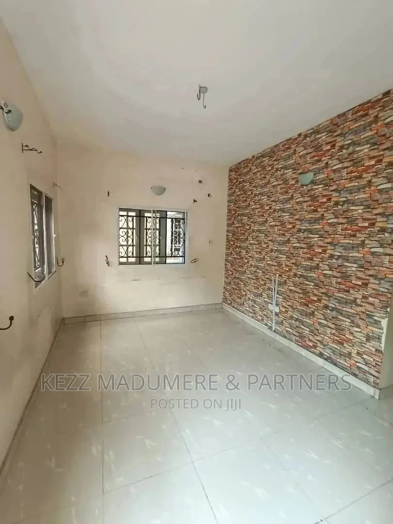 2bdrm Block of Flats in Eneka Road, Rukpokwu for rent in Rukpokwu