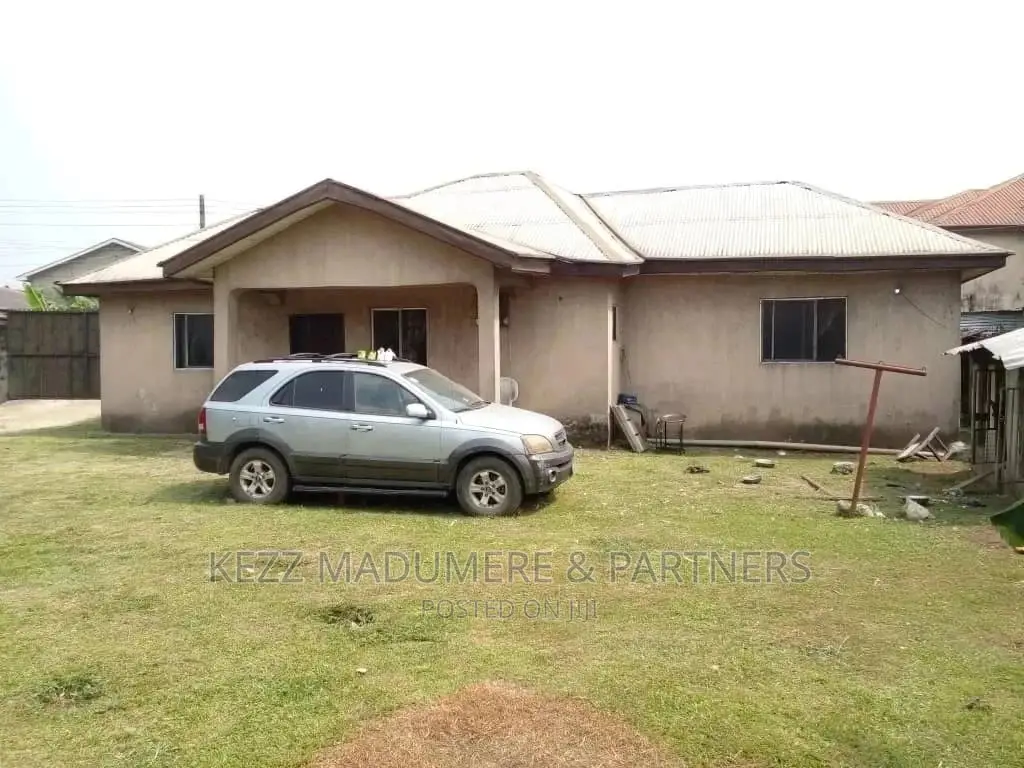 6bdrm Block of Flats in A Gated Street, for sale in Woji