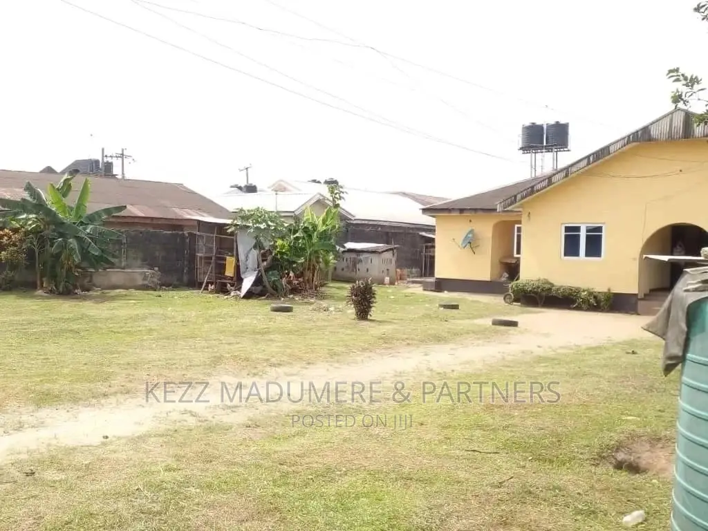 6bdrm Block of Flats in A Gated Street, for sale in Woji