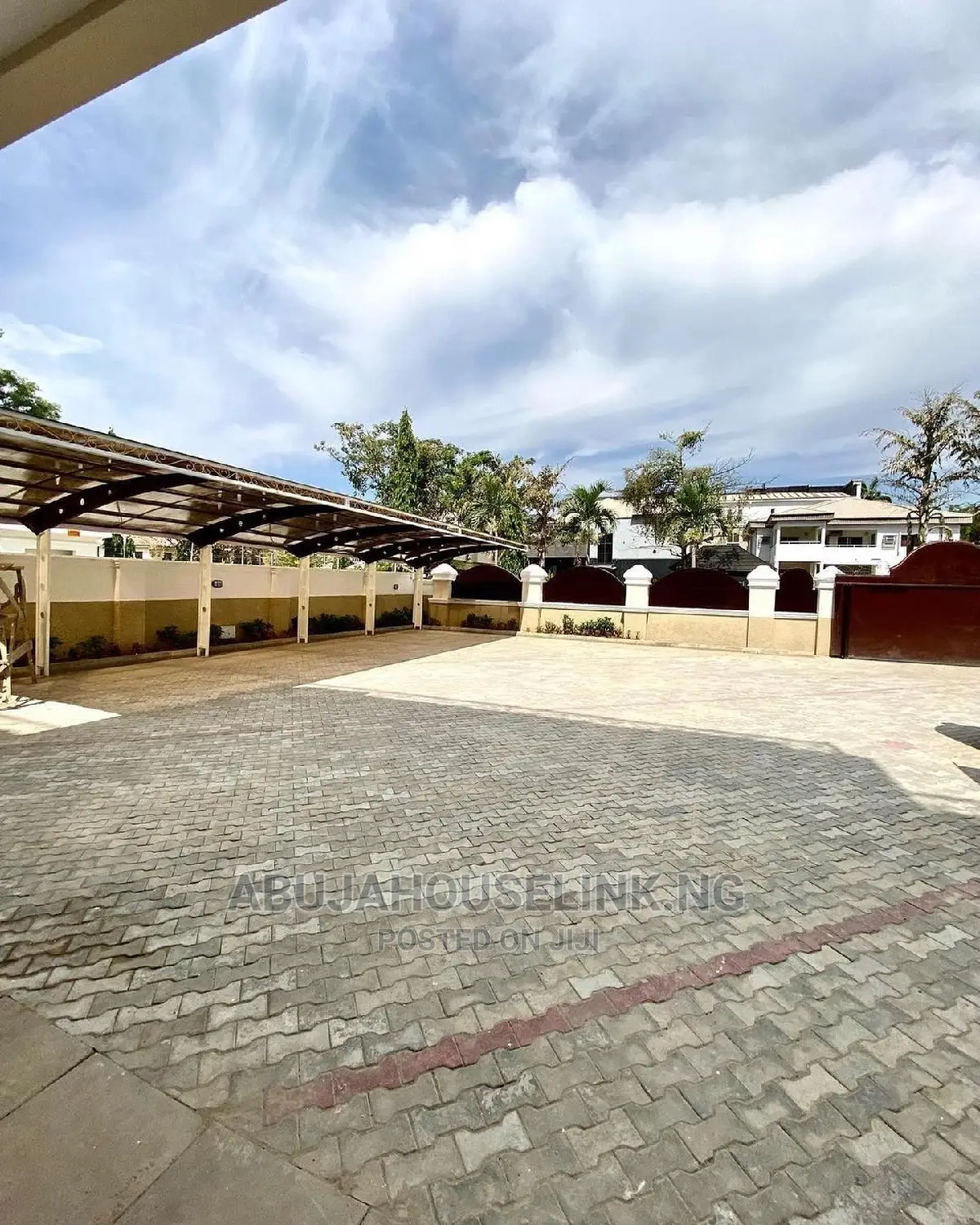 9bdrm Duplex in Maitama for sale in Maitama
