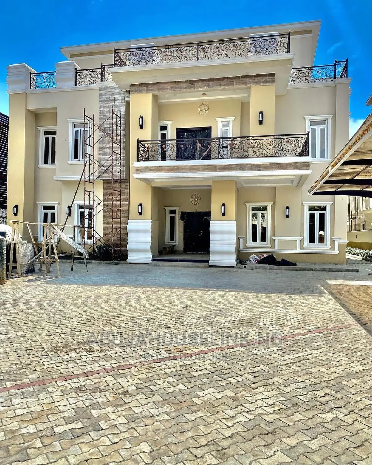 9bdrm Duplex in Maitama for sale in Maitama